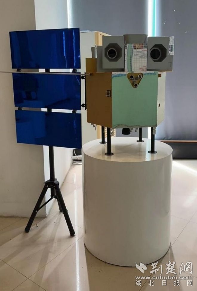 圖1:風云四號衛(wèi)星模型(湖北省氣象科普基地) (1).jpg.jpg