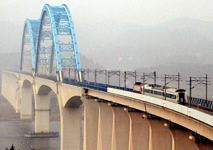 ���С����������^��֮�Q�����f(w��n)�F·